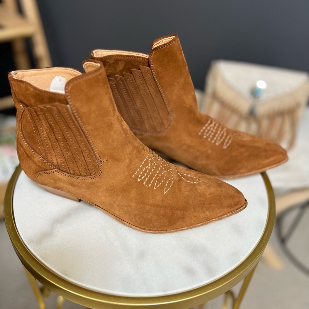 Kenneth cole size 38 suede booties with fringe - Picture 5 of 5